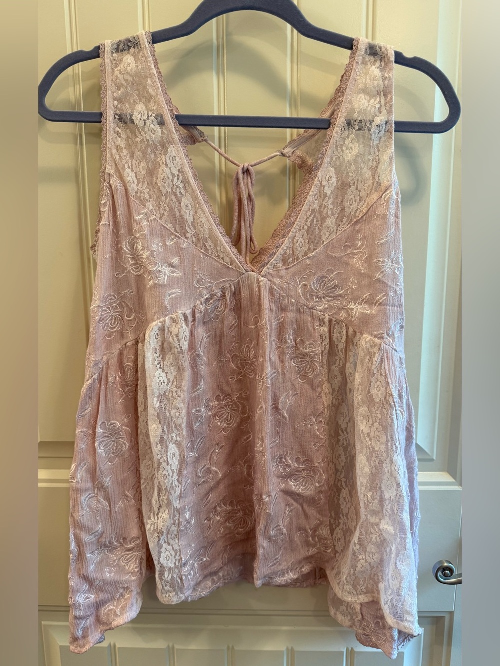 POL Dusty Pink Lace Trim Sleeveless V-Neck Blouse. New never worn
